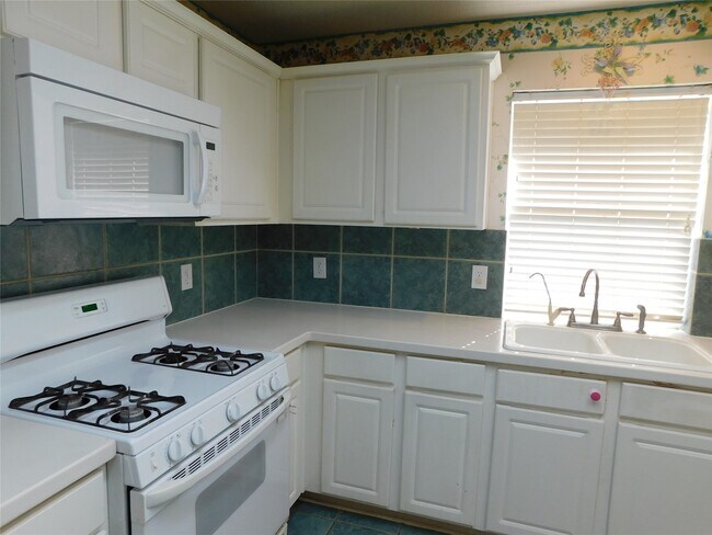 Building Photo - 3702 Heritage Colony Dr