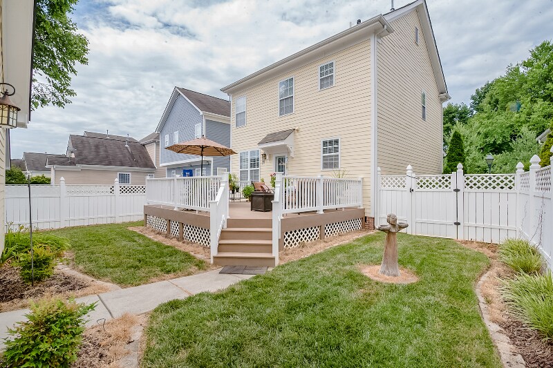 Building Photo - 17616 Invermere Ave