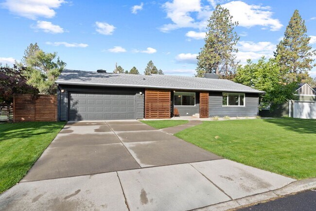 Building Photo - Beautiful Single Family Home!