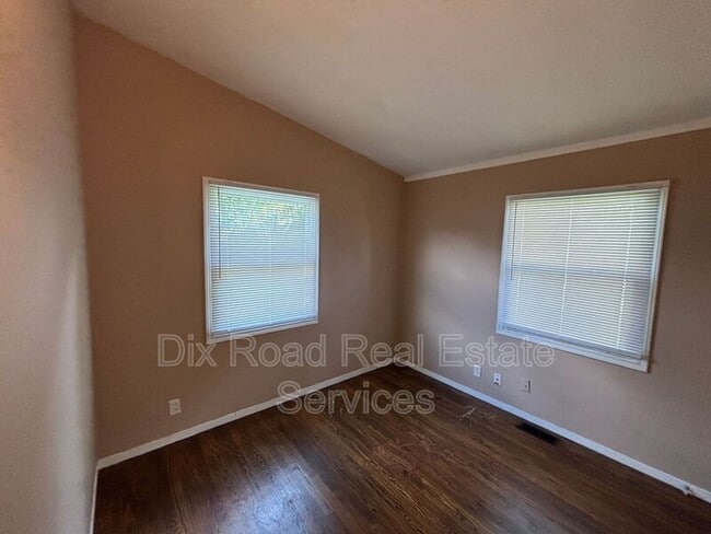 Building Photo - 93 Van Buren Dr