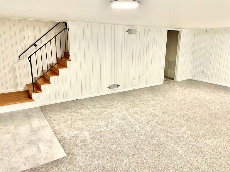 Flex Room/3rd Bedroom with half bathroom - 1118 Arlington Pkwy NE