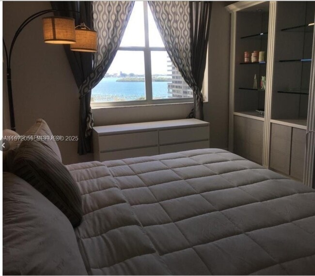 Building Photo - 11111 Biscayne Blvd