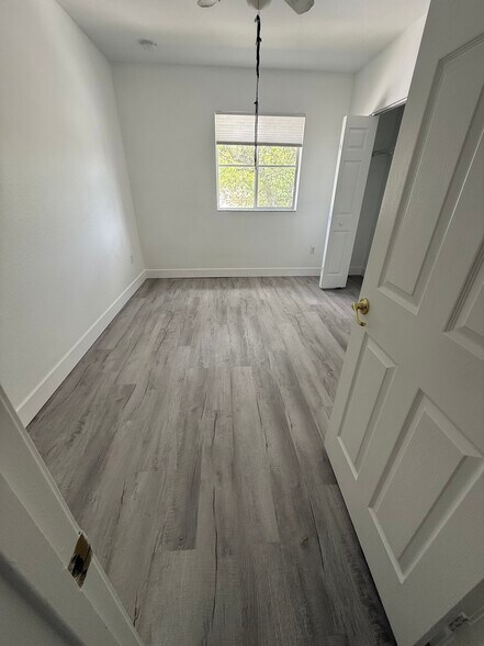 Building Photo - 2816 SW 83rd Ave