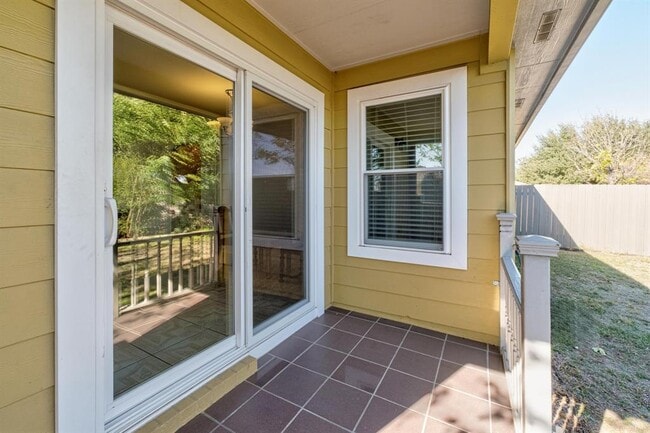 Building Photo - 12401 Drummond Dr