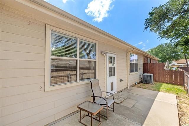 Building Photo - 205 Bexar Dr