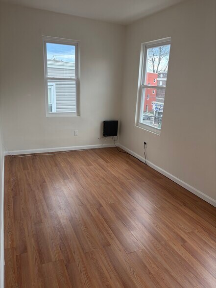 Building Photo - 303 Renner Ave