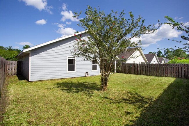 Building Photo - 4938 NW 20th Dr