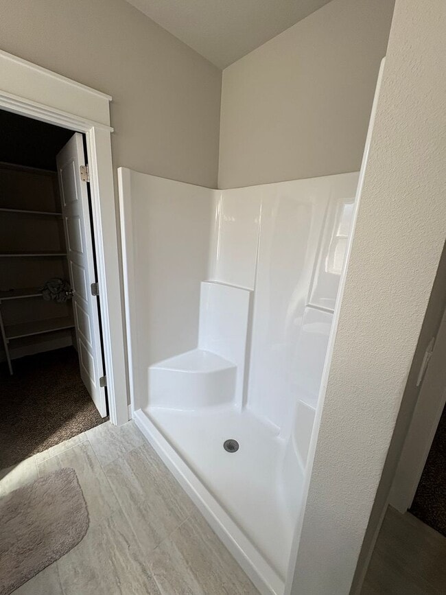 Building Photo - Home for Rent in Quincy