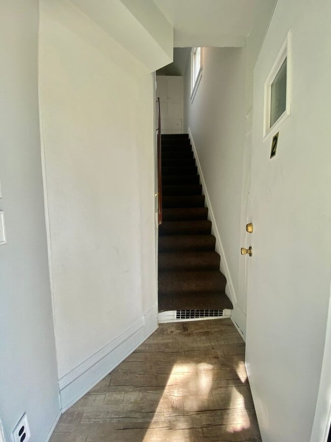 Building Photo - 920