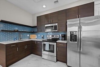 Building Photo - 5013 Grandiflora Rd