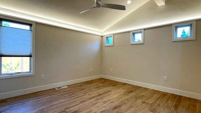 Building Photo - 2BD/2BA Sunnyvale Modern Home Near Apple Campus