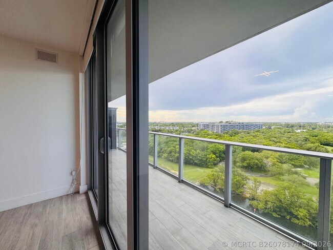 Building Photo - 16385 Biscayne Blvd