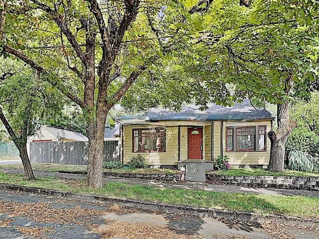 Primary Photo - 2501 F St