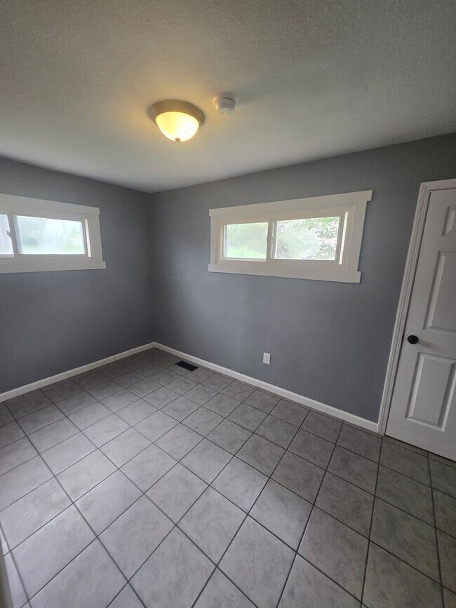 Building Photo - Newly Remodeled 3 Bedroom Home in Mosheim, TN – Move-In Ready!