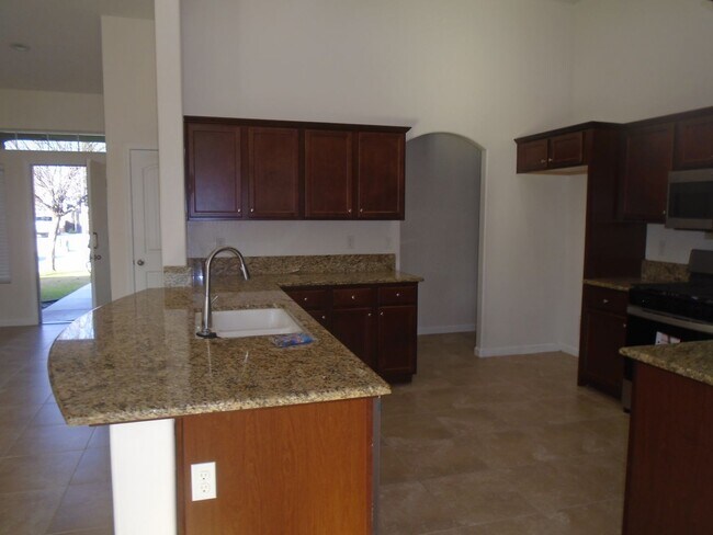 Building Photo - SOLAR......GORGEOUS---3 BEDROOMS PLUS AN OFFICE !!!