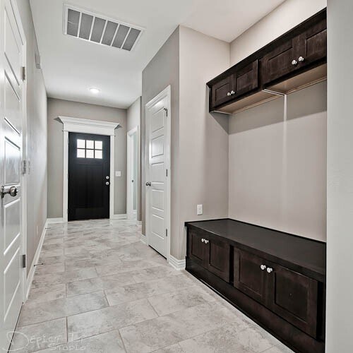 Building Photo - BEAUTIFUL BENTONVILLE HOME - LARGE FENCED IN YARD - BONUS ROOM UPSTAIRS