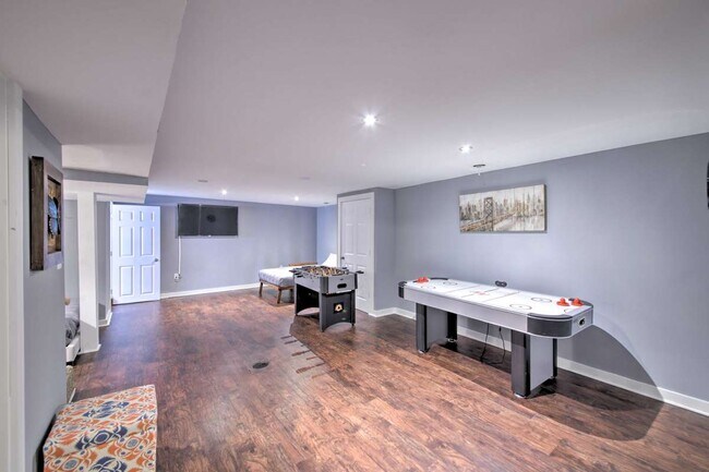 Building Photo - 6447 S Franklin Rd