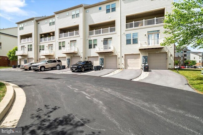 Building Photo - 6500 Walcott Ln