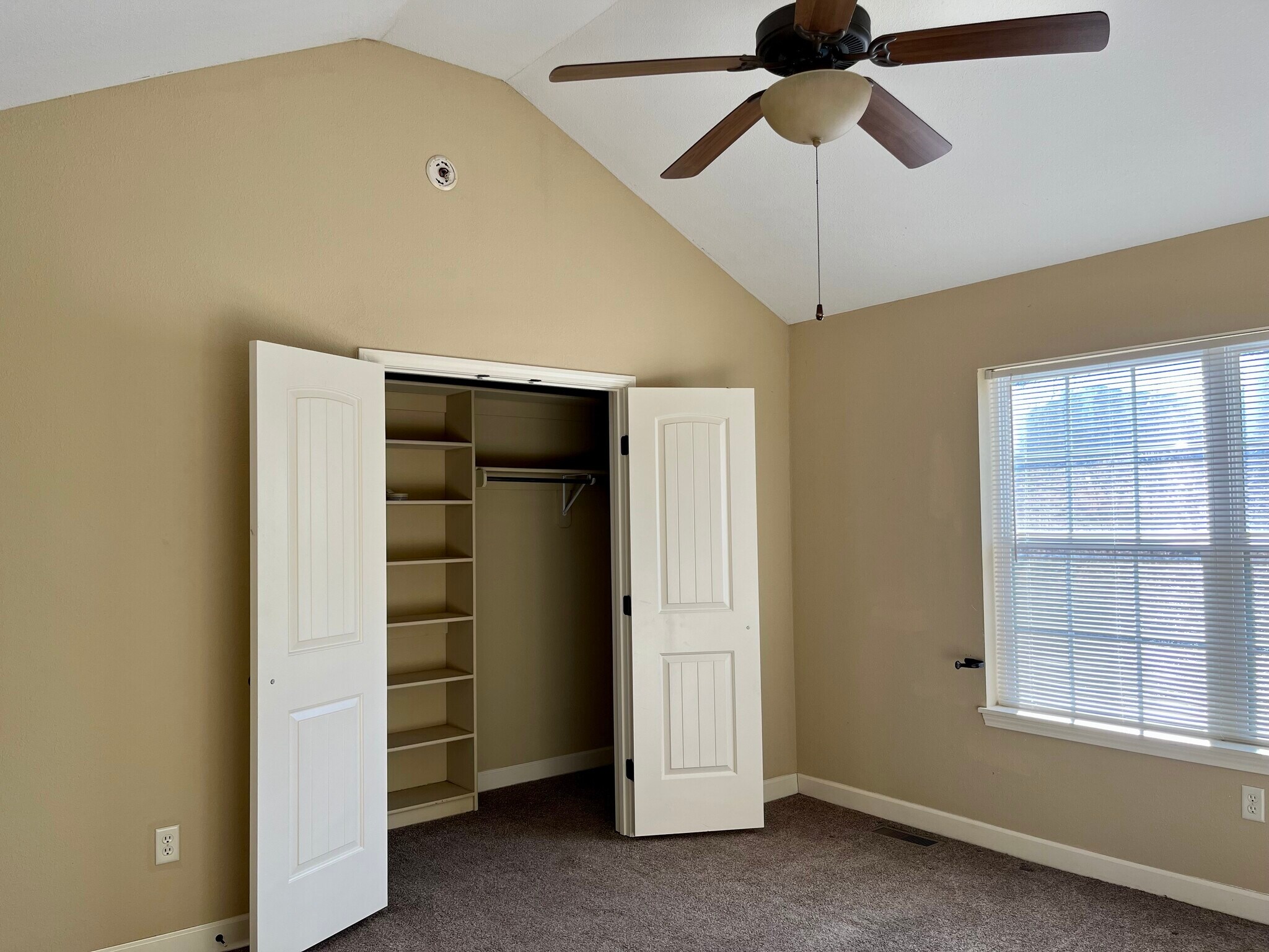 Building Photo - 13756 Post Oak Ln