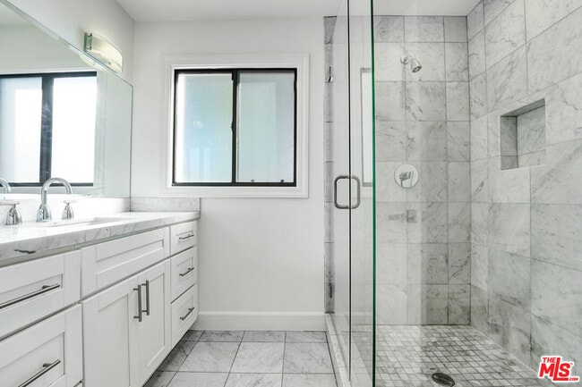 Building Photo - 2812 Anchor Ave