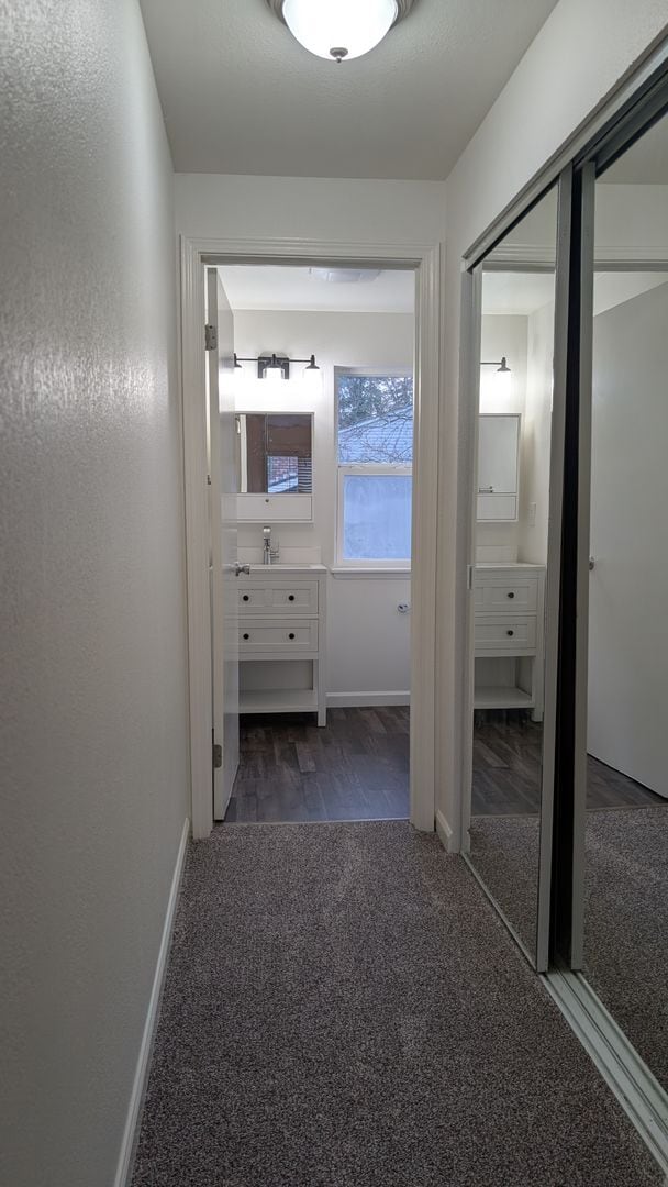 Building Photo - 3 Bedroom Townhome in Shoreline