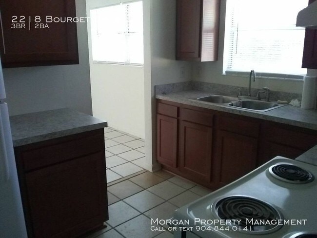 Building Photo - 2218 Bourget Dr