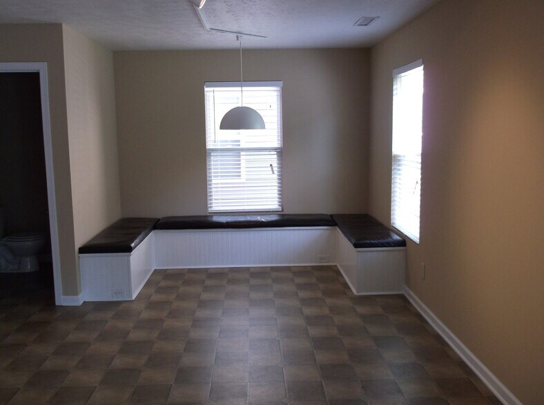 Building Photo - 2058 Durand Rd