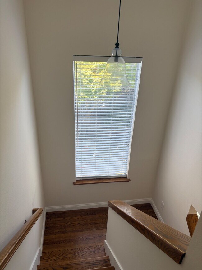 Building Photo - *Move-In Special* Charming 3 bed, 2 bath with office on San Carlos Border