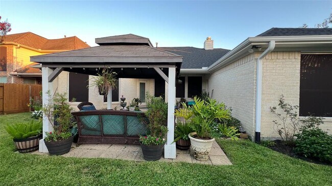 Building Photo - 2411 Kilgarney Keep St