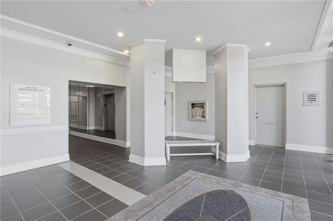 Building Photo - 2285 Peachtree Rd NE