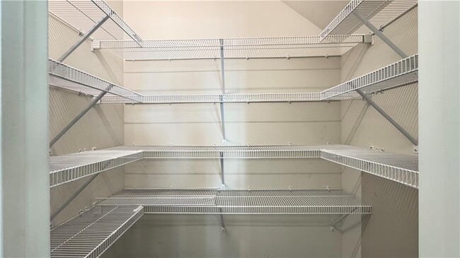 Building Photo - 750 Fieldcrest Park Ln