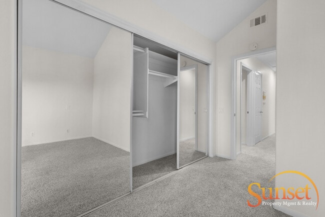 Building Photo - 2058 Reed Ave