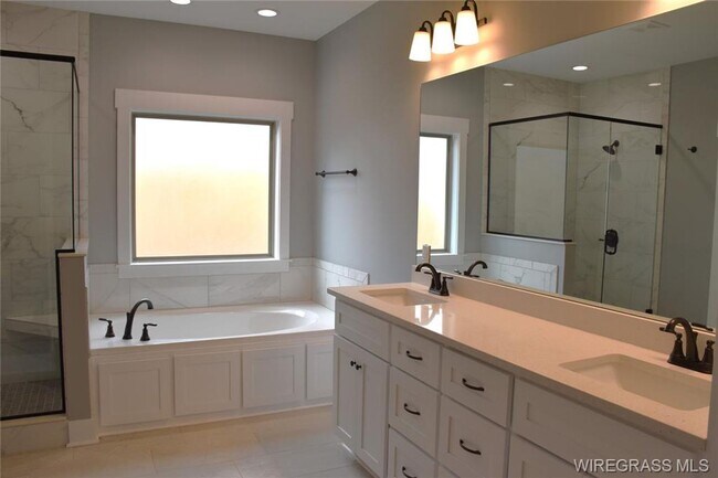 Building Photo - 364 Lakes Dr