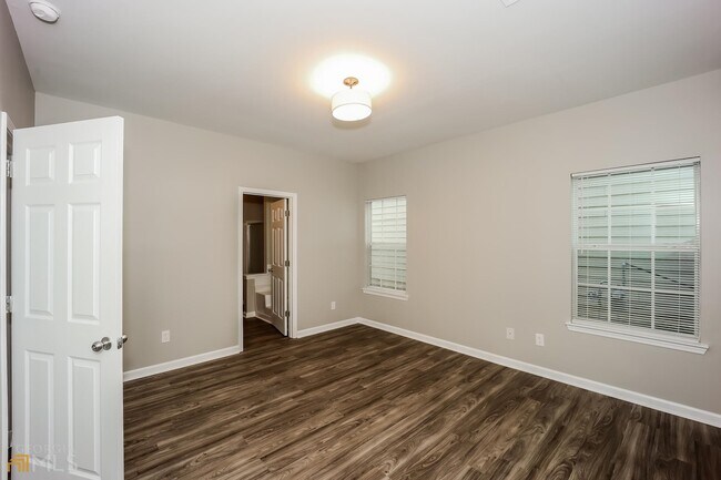 Building Photo - 3641 Oakleaf Pass