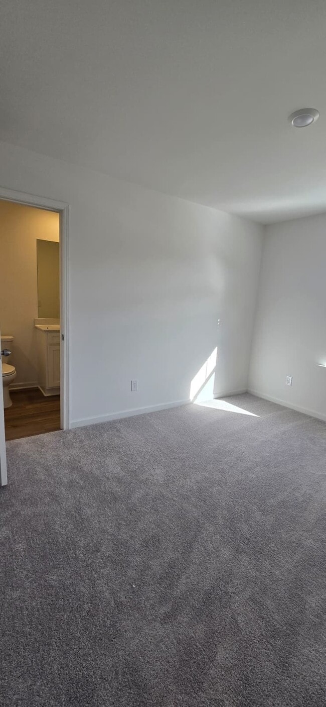 Building Photo - 97 Elijah St