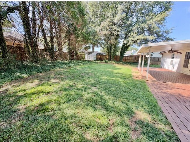 Building Photo - 1101 Ravenswood Dr