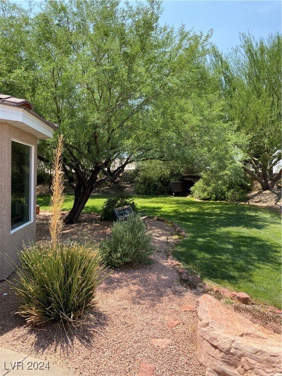 Building Photo - 1005 E McKnight Ave