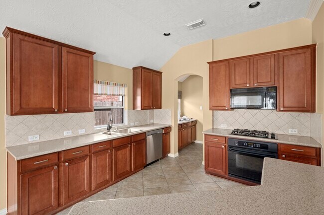 Building Photo - 19830 Broadhead Manor Dr