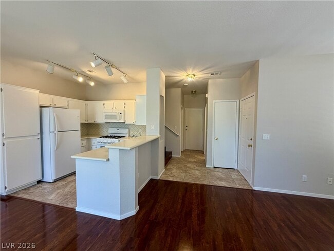 Building Photo - 251 S Green Valley Pkwy