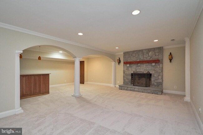 Building Photo - 500 Springvale Rd