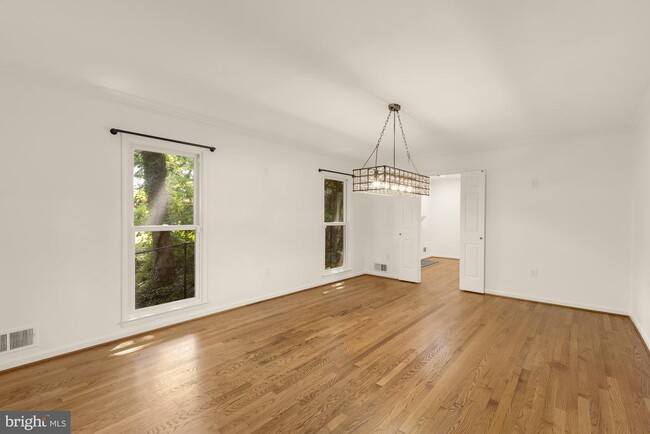 Building Photo - 1318 Round Oak Ct