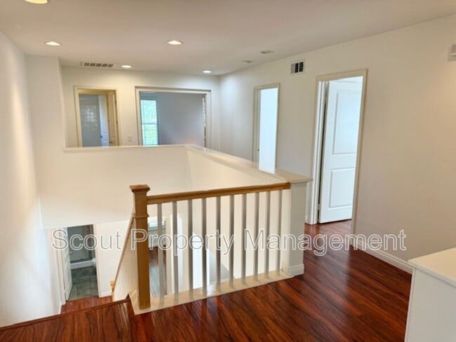 Building Photo - 39877 Worthington Pl