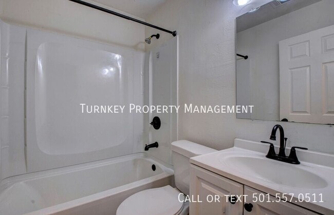 Building Photo - 4904 Lynch Dr