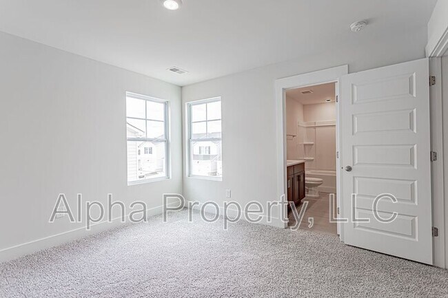 Building Photo - 44 Centimeters Dr