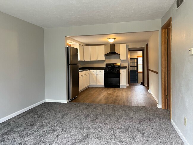 Building Photo - 316 Burr Oak Ave