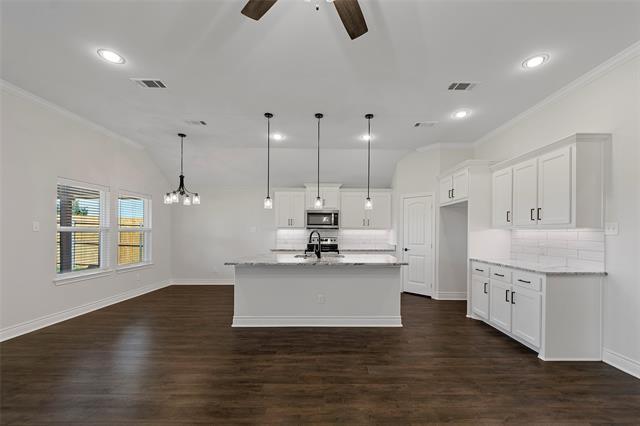 Building Photo - 7502 Grant Ln