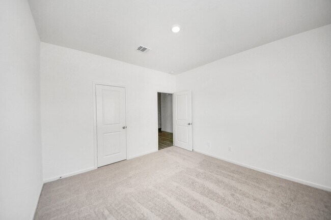 Building Photo - 10307 Malta Trce Dr