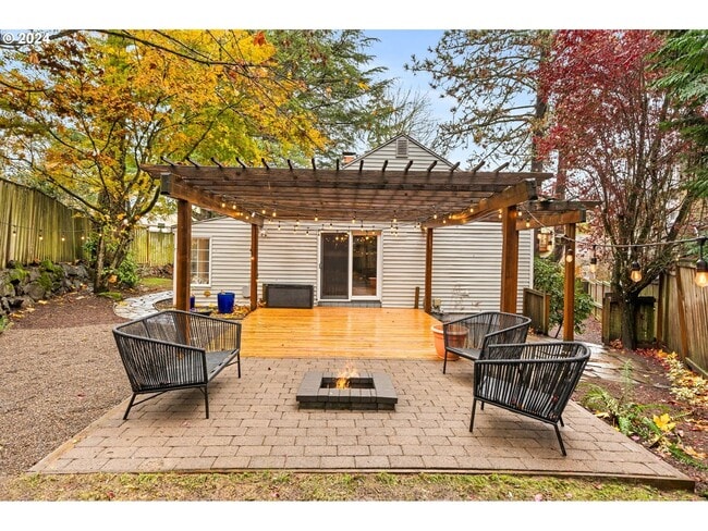 Building Photo - 2510 SW Hume Ct