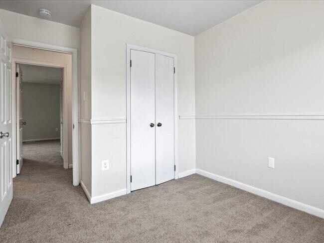 Building Photo - 8633 Madera Ct