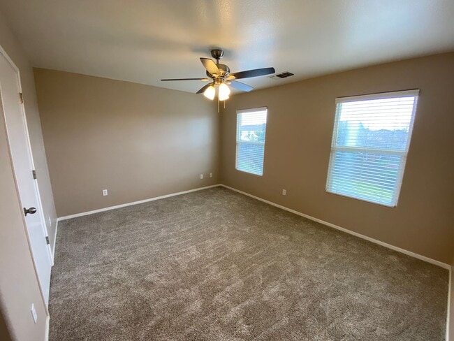 Building Photo - Spacious Two Story Home in SW Visalia comi...